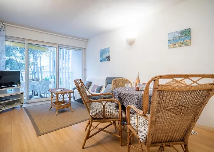 Le Boreal-1 By Interhome * Saint-Raphaël